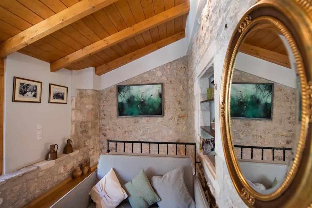 Villa La casa di Bella a tradional stone house with barbecue Kariá Esterno foto