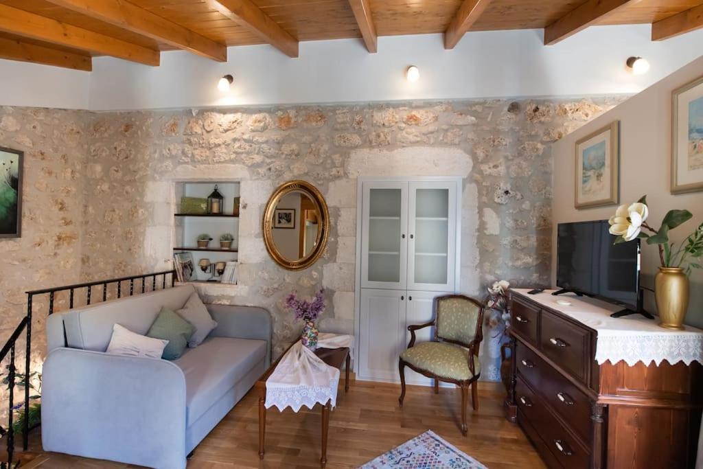 Villa La casa di Bella a tradional stone house with barbecue Kariá Esterno foto
