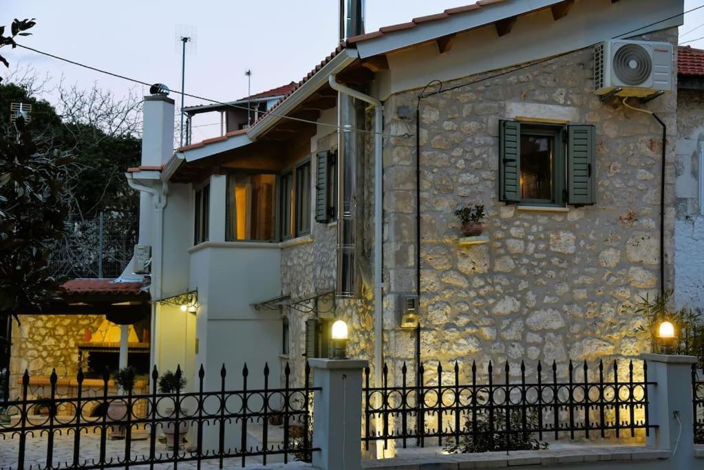Villa La casa di Bella a tradional stone house with barbecue Kariá Esterno foto