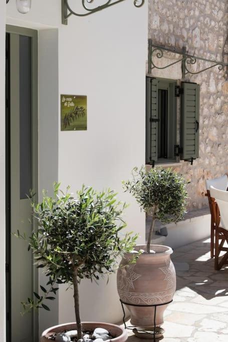 Villa La casa di Bella a tradional stone house with barbecue Kariá Esterno foto