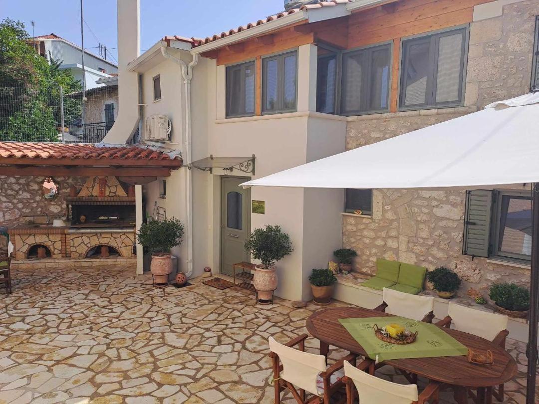 Villa La casa di Bella a tradional stone house with barbecue Kariá Esterno foto