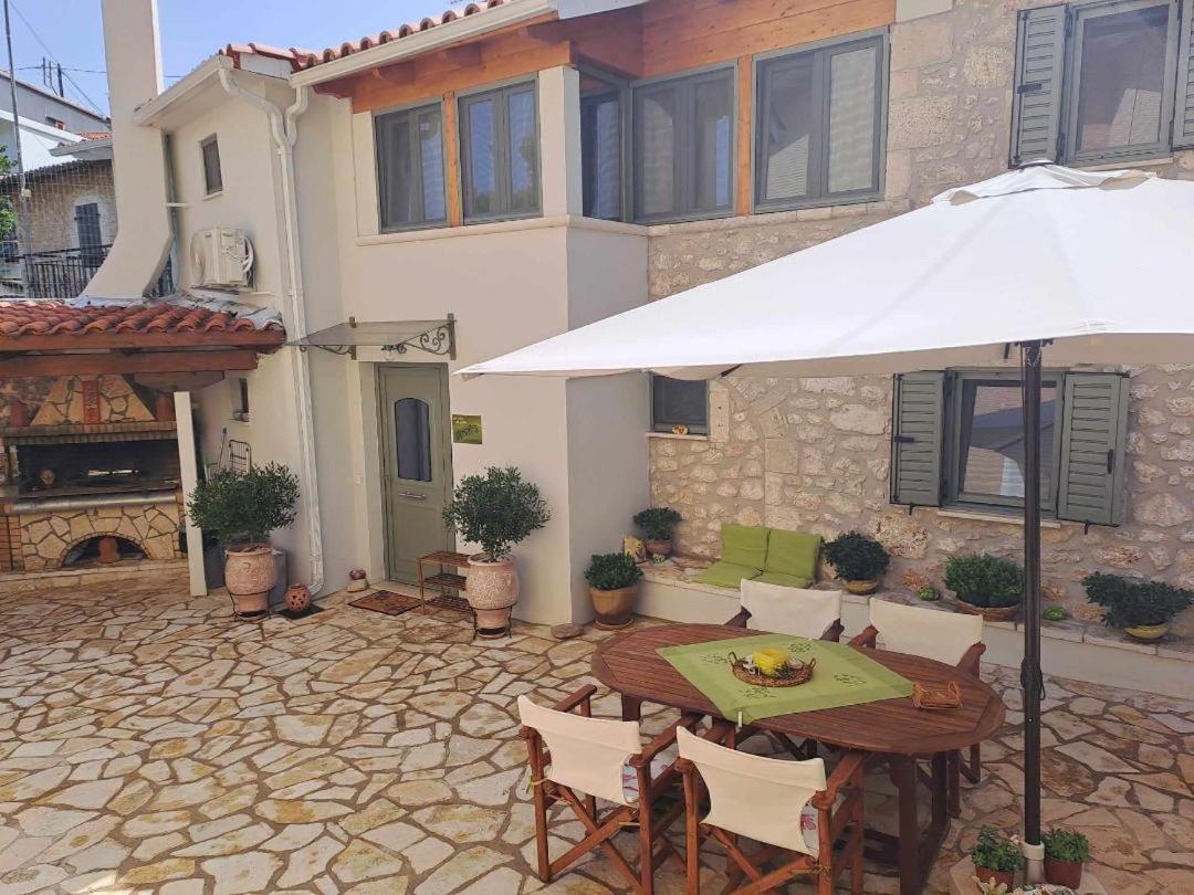 Villa La casa di Bella a tradional stone house with barbecue Kariá Esterno foto