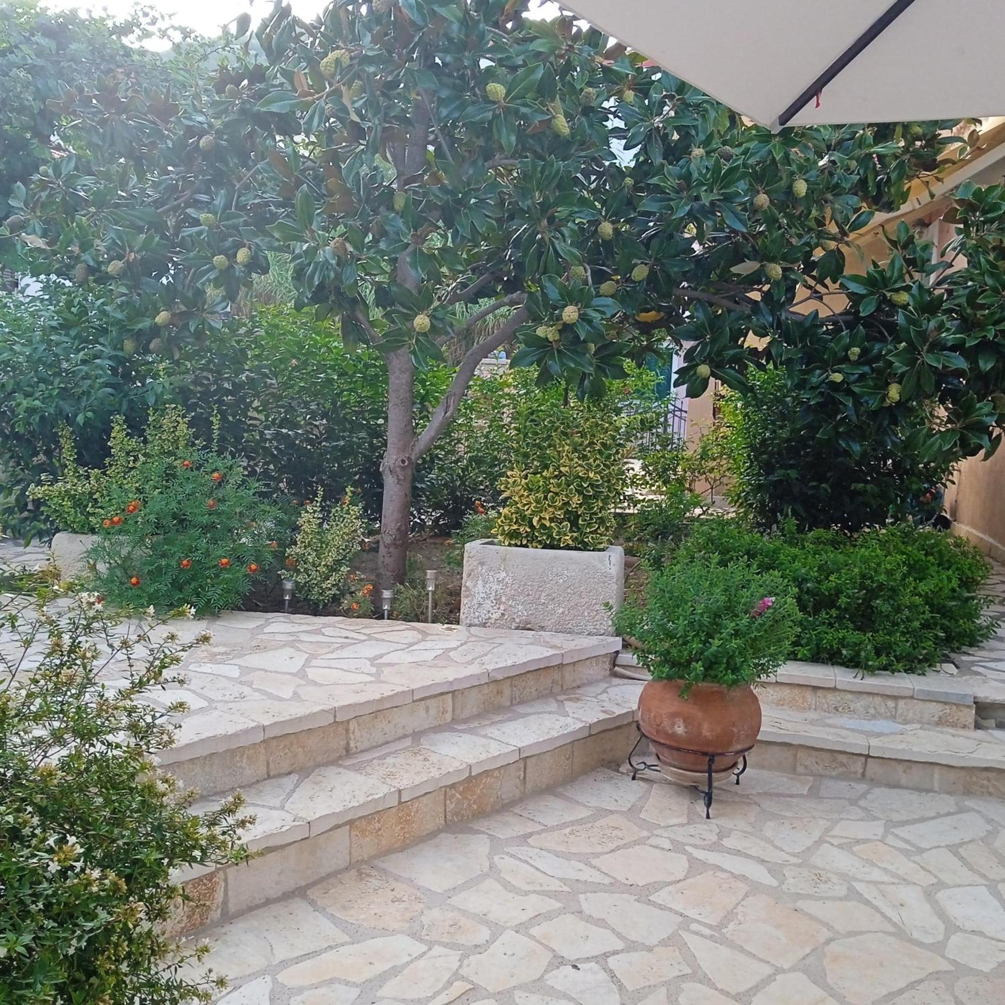 Villa La casa di Bella a tradional stone house with barbecue Kariá Esterno foto